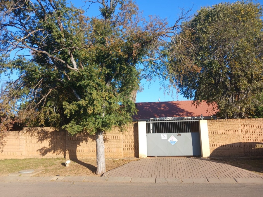 3 Bedroom Property for Sale in Adamayview North West